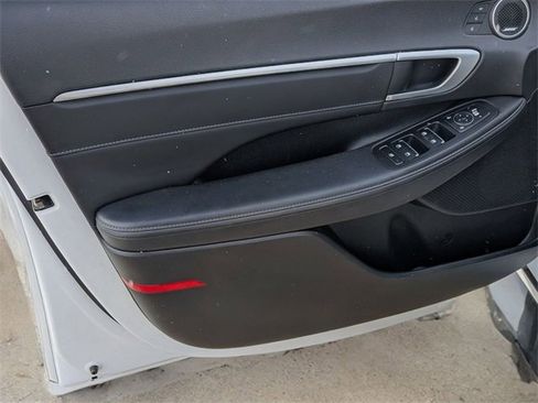 Used 2022 Hyundai Sonata Limited image 14