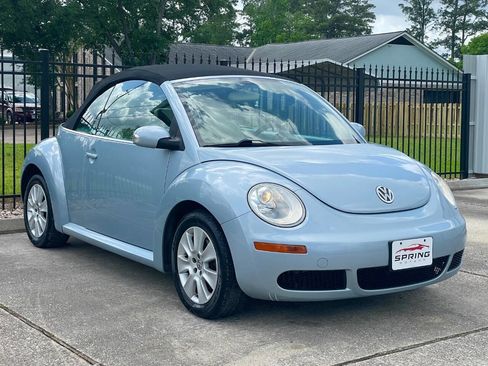 Used 2010 Volkswagen Beetle Convertible FWD image 12