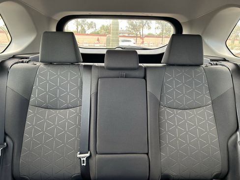 Used 2021 Toyota RAV4 XLE w/ Convenience Package image 17