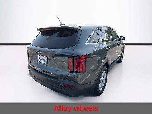 Used 2022 Kia Sorento LX FWD image 11