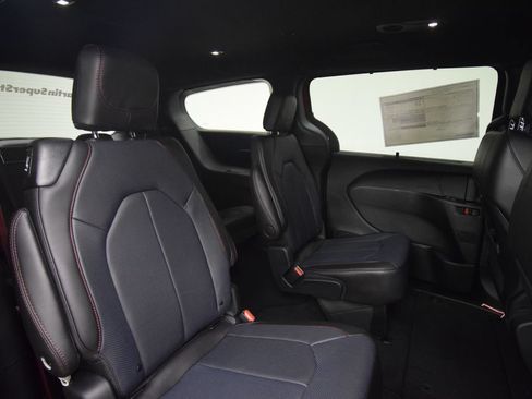 New 2027 Chrysler Pacifica Select AWD/4WD image 17