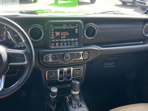 Used 2022 Jeep Wrangler Unlimited Sahara w/ Cold Weather Group image 18