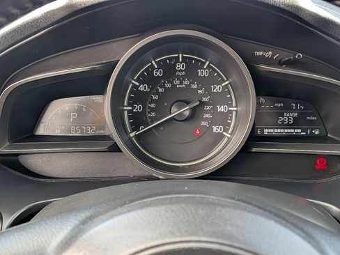 Used 2018 MAZDA MAZDA3 Touring image 17