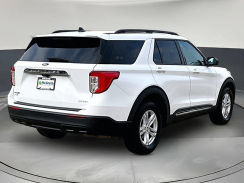 Used 2023 Ford Explorer XLT AWD/4WD image 7