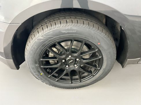 Used 2017 Chevrolet Equinox LS AWD/4WD image 11