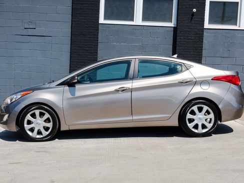 Used 2012 Hyundai Elantra Limited FWD image 5