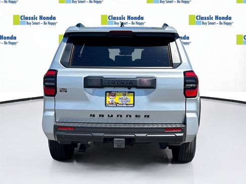 Used 2025 Toyota 4Runner SR5 AWD/4WD image 7