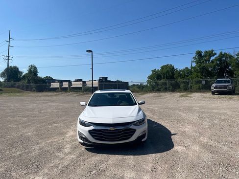 Used 2024 Chevrolet Malibu LT FWD image 3
