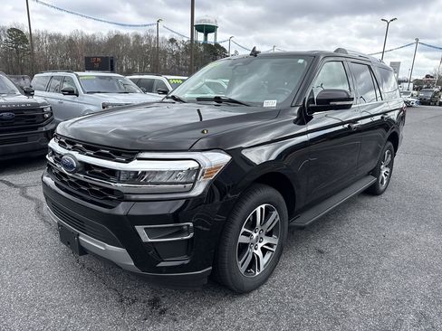 Used 2024 Ford Expedition Limited image 3