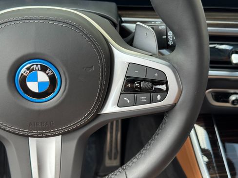 Used 2026 BMW X5 xDrive50e w/ Executive Package AWD/4WD image 24