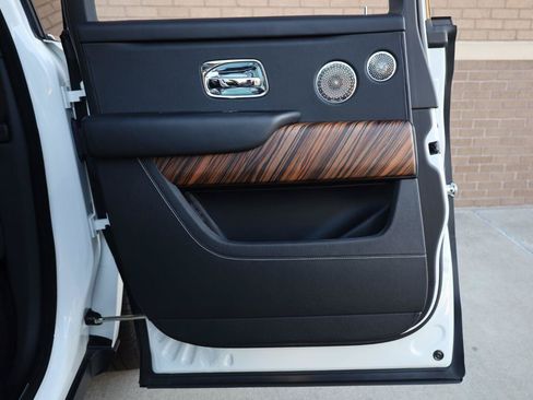 Used 2019 Rolls-Royce Cullinan AWD/4WD image 30