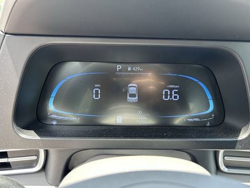 New 2025 Hyundai Elantra SE FWD image 29