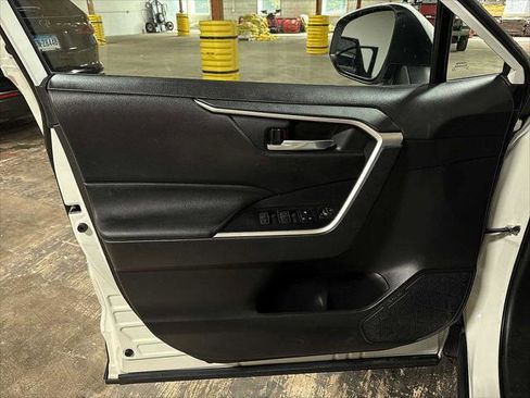 Certified 2022 Toyota RAV4 XLE image 35