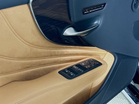 Used 2023 Lexus LS 500 AWD w/ Luxury Package image 18