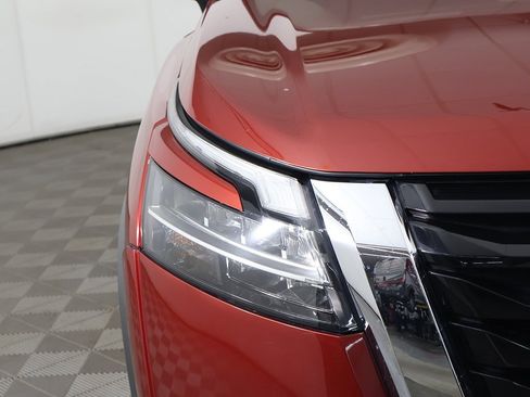 Used 2023 Nissan Pathfinder SL w/ Lighting Package (N92) image 15