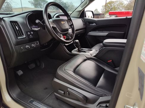 Used 2021 Chevrolet Colorado ZR2 w/ ZR2 Dusk Special Edition image 2