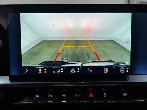New 2026 Chevrolet Silverado 1500 High Country w/ Technology Package AWD/4WD image 28