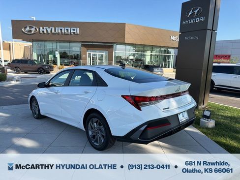 Certified 2024 Hyundai Elantra SEL FWD image 14