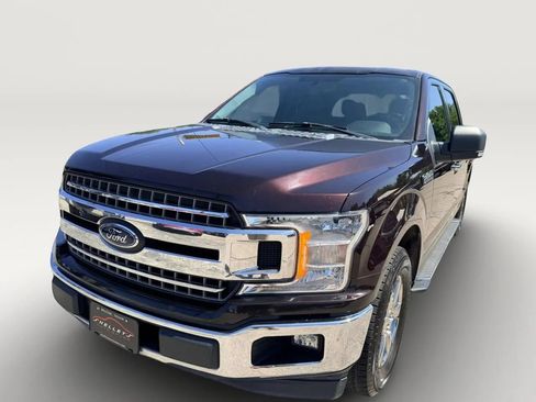 Used 2018 Ford F150 XLT w/ Equipment Group 302A Luxury RWD image 4