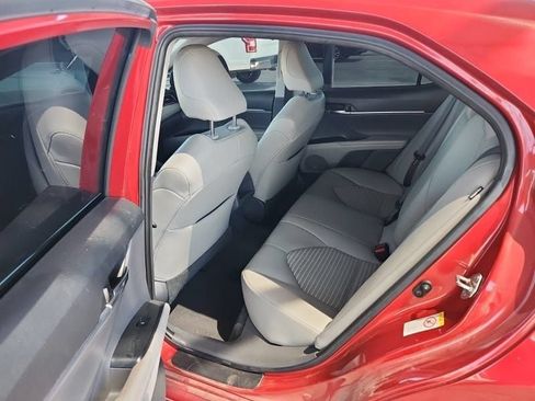 Used 2019 Toyota Camry SE w/ Carpet Mat Package FWD image 12
