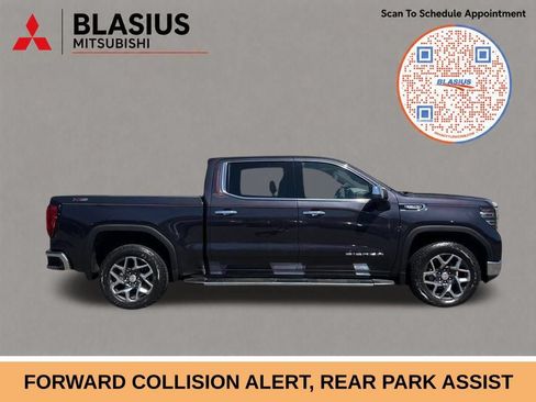 Used 2023 GMC Sierra 1500 SLT w/ SLT Premium Package AWD/4WD image 4