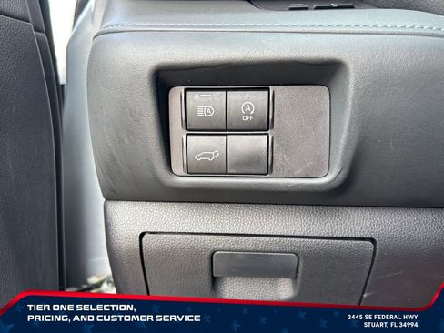 Used 2023 Toyota Highlander XLE FWD image 17