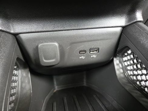 Used 2025 Chevrolet TrailBlazer LT AWD/4WD image 11