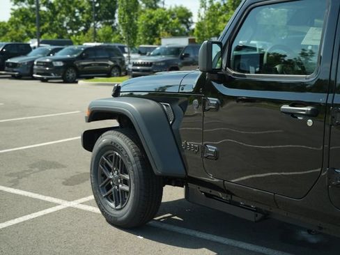 New 2026 Jeep Gladiator Sport w/ Dual Top Group AWD/4WD image 37