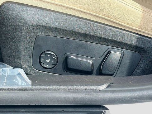 New 2025 BMW 330i Sedan w/ Convenience Package RWD image 25