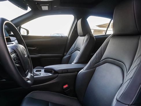 Certified 2024 Lexus UX 250h FWD image 18