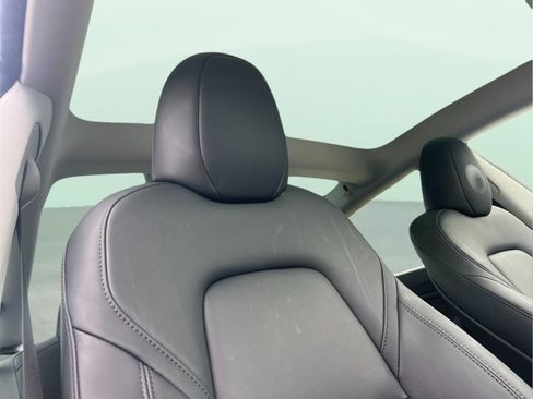 Used 2023 Tesla Model 3 Standard Range image 16