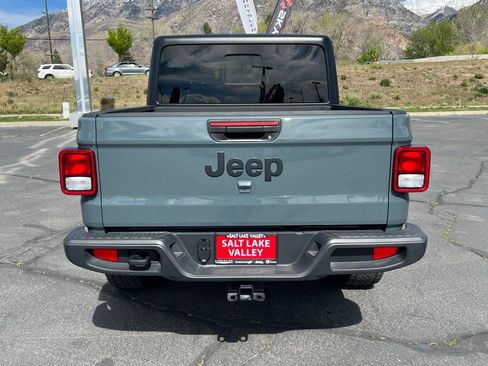 Used 2025 Jeep Gladiator Sport AWD/4WD image 10