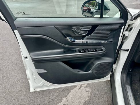 Used 2021 Lincoln Corsair AWD w/ Equipment Group 101A image 10