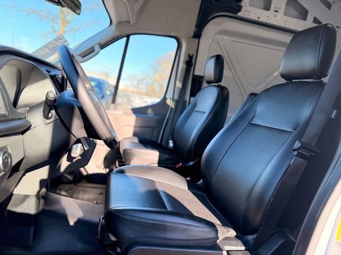 Used 2022 Ford E-Transit 148 High Roof Extended image 12
