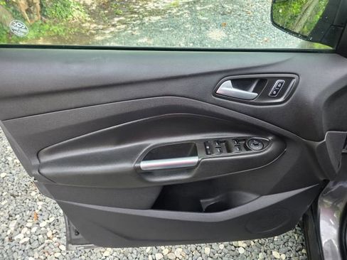 Used 2014 Ford Escape SE w/ Equipment Group 201A FWD image 11