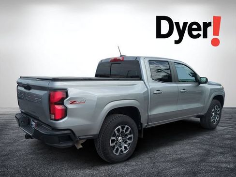 Certified 2025 Chevrolet Colorado Z71 w/ Technology Package AWD/4WD image 3