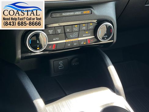 Used 2022 Ford Escape SE w/ SE Sport Appearance Package FWD image 43