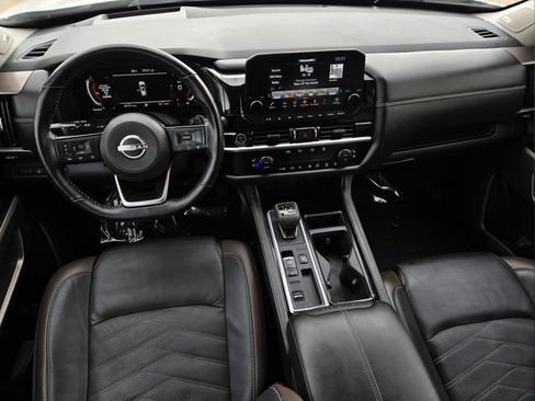 Used 2023 Nissan Pathfinder Platinum FWD image 23