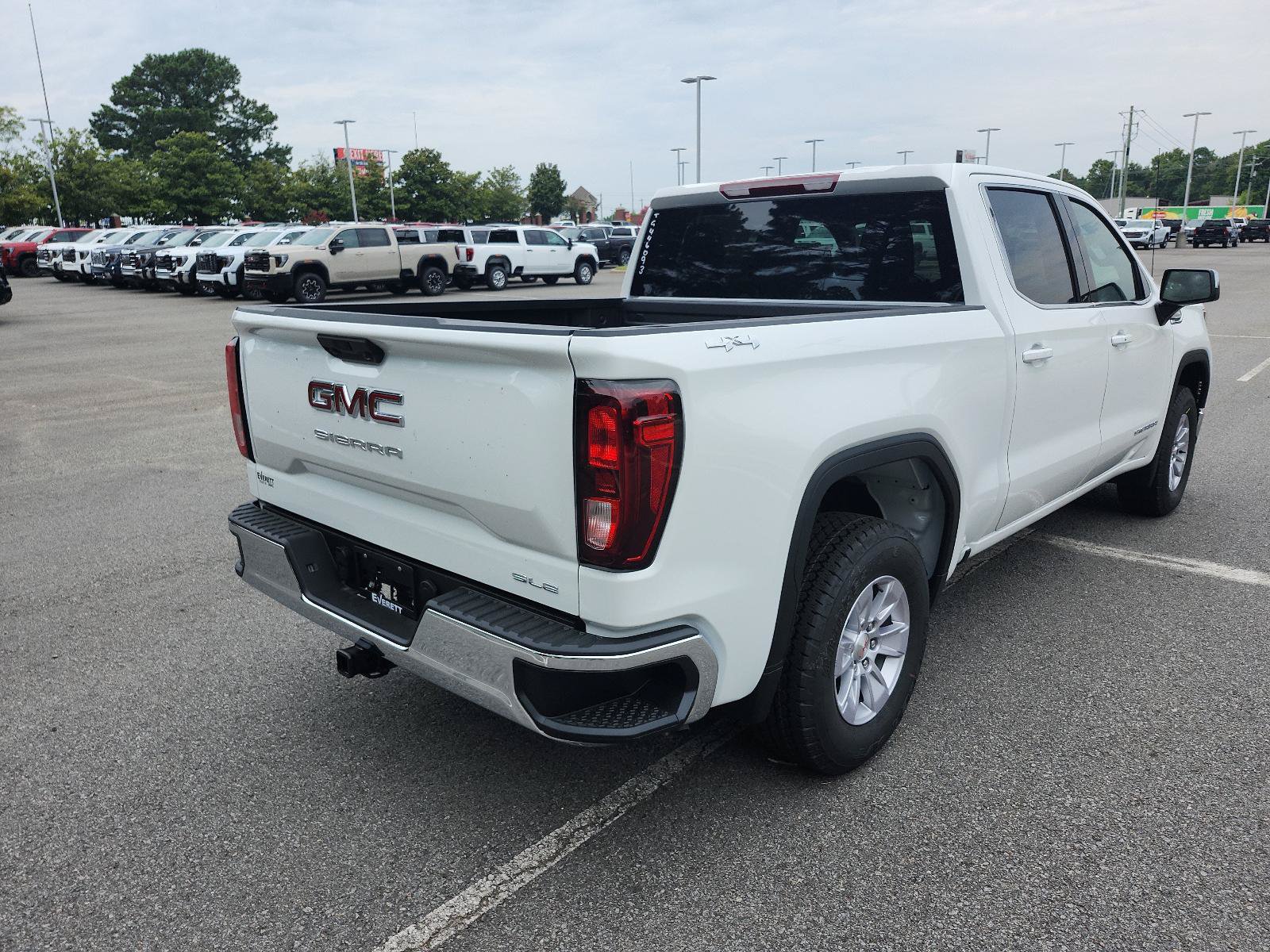 New 2026 GMC Sierra 1500 SLE AWD/4WD image 3