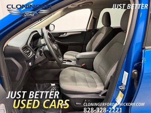 Used 2020 Ford Escape SE image 14