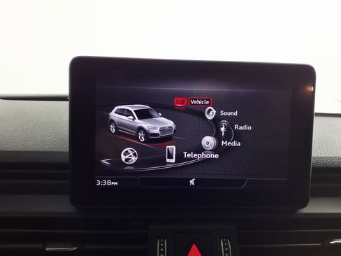 Used 2020 Audi Q5 2.0T Premium w/ Convenience Package image 18