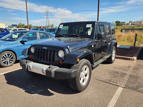 Used 2013 Jeep Wrangler Unlimited Sahara AWD/4WD image 4