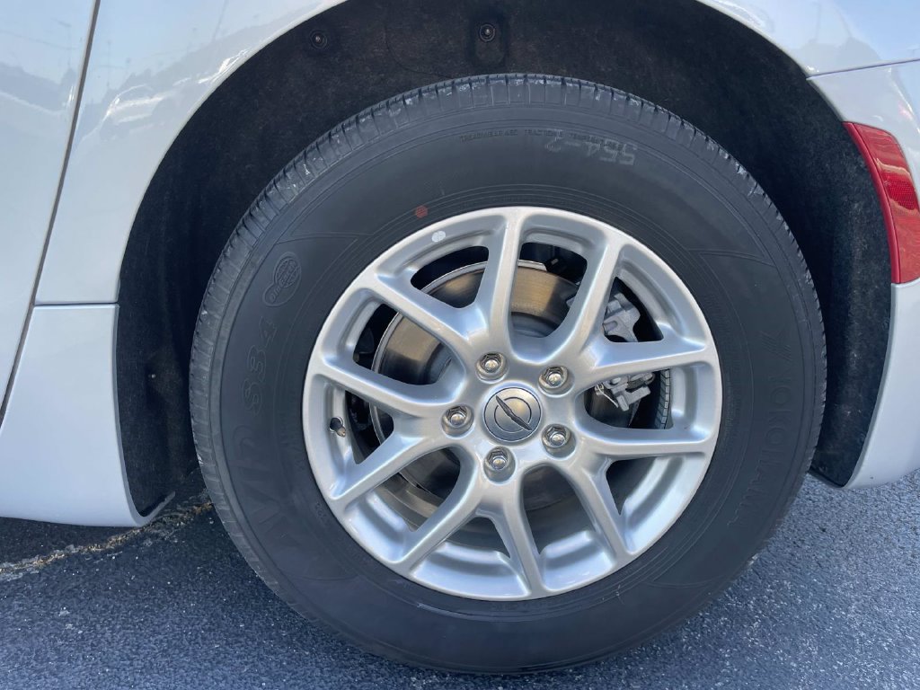 Used 2024 Chrysler Pacifica Touring-L FWD image 24