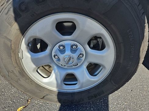 Used 2017 Nissan Titan S image 34