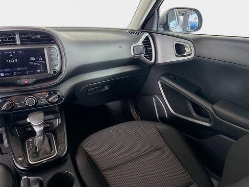 Certified 2025 Kia Soul LX w/ LX Technology Package FWD image 22
