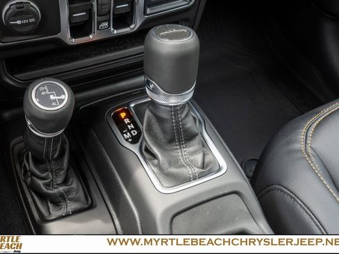 New 2025 Jeep Gladiator Sport w/ Premium Package image 23