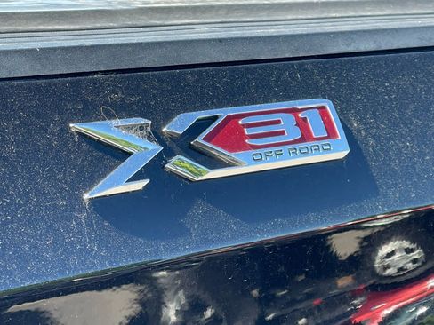 Used 2022 GMC Sierra 1500 SLT w/ SLT Premium Package AWD/4WD image 9