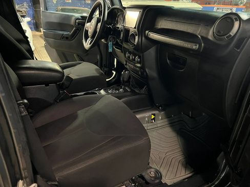 Used 2016 Jeep Wrangler Unlimited Sport AWD/4WD image 15