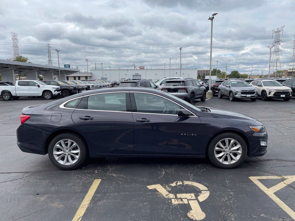 Used 2025 Chevrolet Malibu LT FWD image 6