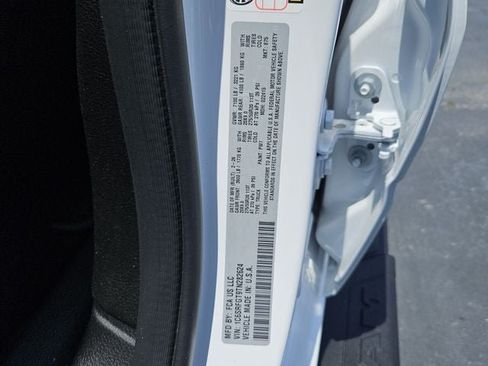 New 2026 RAM 1500 Express AWD/4WD image 16